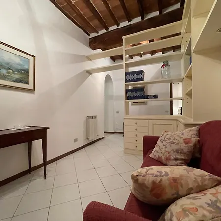 Appartamento Pantaneto 56 *